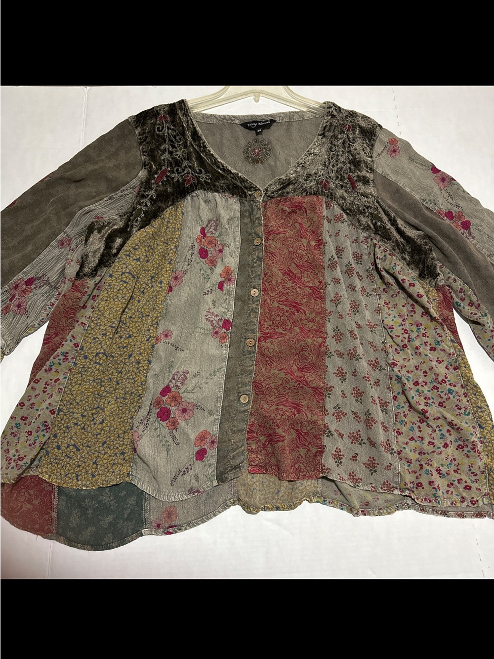 Young threads womens size xxl Boho Patchwork Floral Button-Front Blouse - Picture 6 of 6